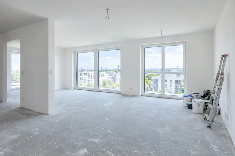 Neubauwohnung vor der Übergabe mit Baustaub